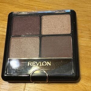 Revlon Eyeshadow Quad - Deep Plum and Taupe